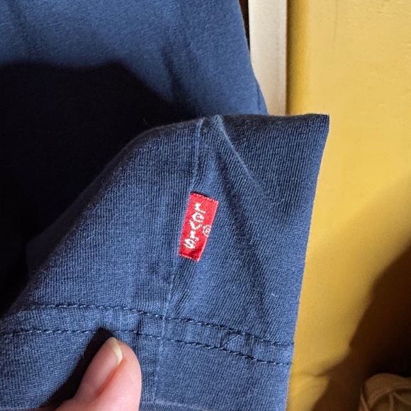 Levi's Navy Blue and Red Logo Tee Size XL (18/20) - Picture 4 of 5